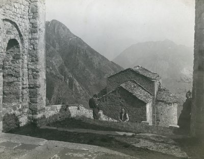 Klostret San Pietro al Monte, Civate, Lombardiet, Italien, fotografi av Ugo Monneret de Villard, cirka 1910 av Ugo Monneret de Villard