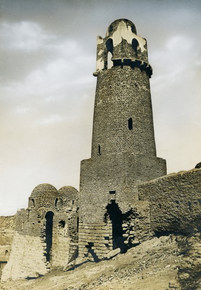 Minareten i al-Mashhad al-Bahari, nära Aswan, Egypten, fotografi av Ugo Monneret de Villard av Ugo Monneret de Villard