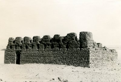 Ruinerna av en kyrka nära Nilen, Adendan, Egypten, foto av Ugo Monneret de Villard av Ugo Monneret de Villard