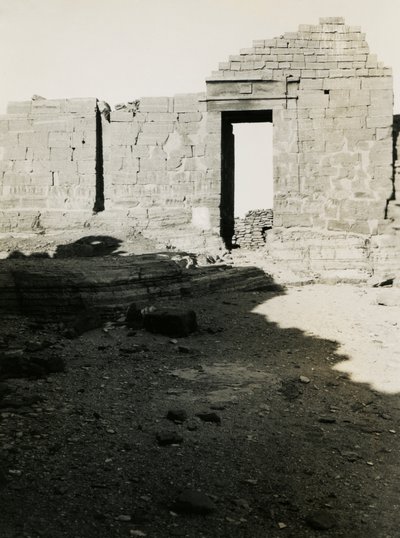 Ruiner av ett tempel, Qasr Ibrim, Egypten, foto: Ugo Monneret de Villard av Ugo Monneret de Villard