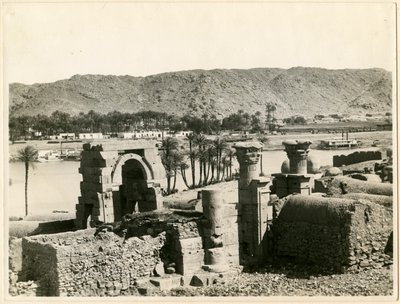 Osiris tempel, före restaureringen, ön Bigeh, Egypten, fotografi av Ugo Monneret de Villard av Ugo Monneret de Villard