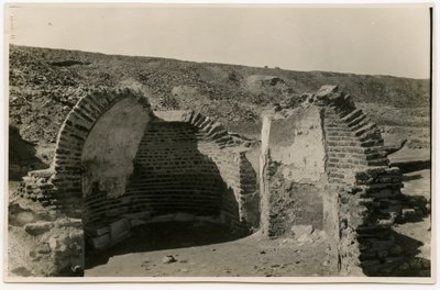 Trilobed-byggnad, al-Fustat, Egypten, fotografi av Ugo Monneret de Villard av Ugo Monneret de Villard
