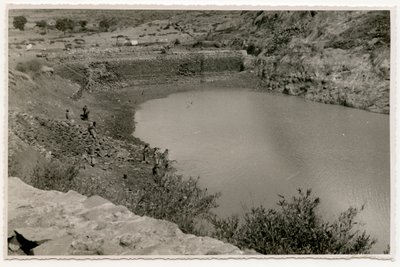 Vattenbassäng nära Axum, Etiopien, foto av Ugo Monneret de Villard av Ugo Monneret de Villard