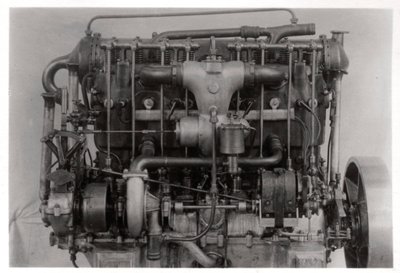 115 hk Daimler luftskeppsmotor från Zeppelin LZ 6, c1909-1910 1933 av Unbekannt