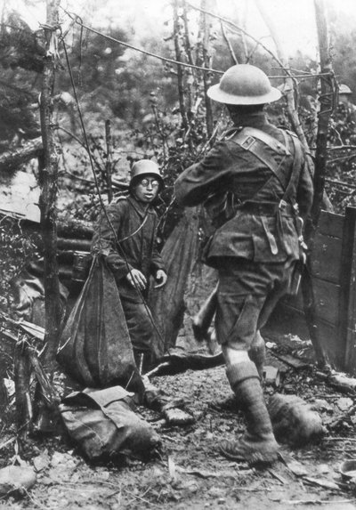 En tysk soldat kapitulerar, Aisne, Frankrike, första världskriget, 18 juli 1918 av Unbekannt