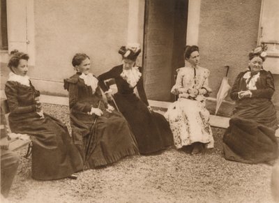 En grupp kvinnor talar, 1937 av Unbekannt