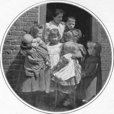 En glad liten grupp, London, c1901 1901 av Unbekannt