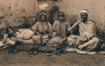 Ett fotografi föreställande traditionella arabiska människor, c1909 av Unbekannt