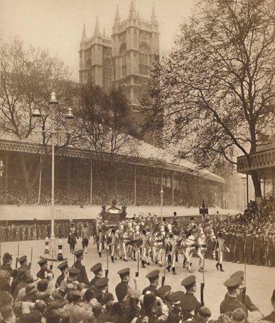Hyllad av tusentals i Westminster den 12 maj 1937 av Unbekannt