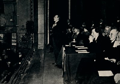 Talar till ett offentligt möte i Finsbury Park, 1924, 1945. av Unbekannt