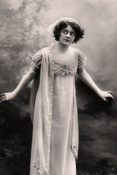 Adrienne Augarde 1882-1913, engelsk skådespelerska, 1907 av Unbekannt