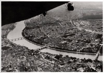 Flygfoto över Basel, Schweiz, från en Zeppelin, 1928 1933 av Unbekannt
