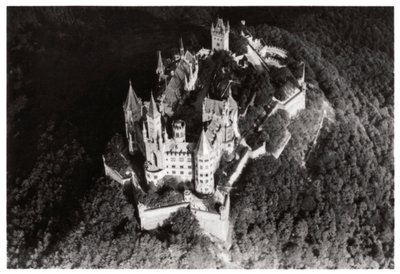 Flygfoto över slottet Hohenzollern, Baden-Württemberg, Tyskland, från en zeppelinare, c1931 1933 av Unbekannt