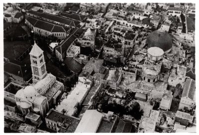 Flygfoto över Heliga gravens kyrka, Jerusalem, Palestina, från en zeppelinare, 1931 1933 av Unbekannt