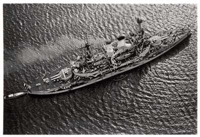 Flygfoto av det tyska slagskeppet SMS Schlesien, från en Zeppelin, c1931 1933 av Unbekannt