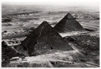 Flygfoto över pyramiderna i Giza, Egypten, från en zeppelinare, 1931 1933 av Unbekannt