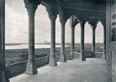 Agra. Balkong av Jasmine Tower, visar Taj, c1910. av Unbekannt