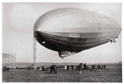 Luftskepp LZ127 Graf Zeppelin förtöjde vid Loewental, Tyskland, 1933 av Unbekannt