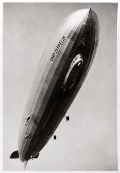 Luftskepp LZ127 Graf Zeppelin, sett underifrån, 1933 av Unbekannt