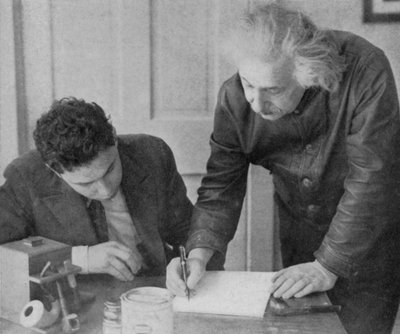 Albert Einstein, tysk-schweizisk-amerikansk matematiker och fysiker, med en student av Unbekannt