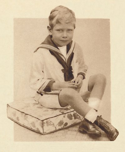 En indikation på en blivande karriär: Prins Albert som passar sjöman, c1900, 1937 av Unbekannt