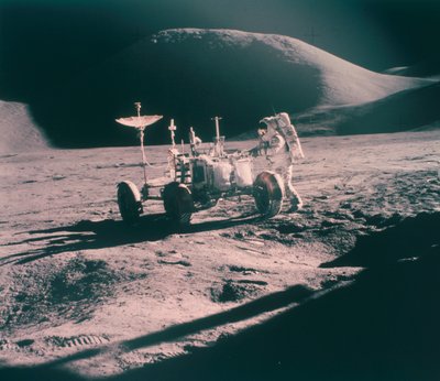 Apollo 15-astronauten James Irwin med Lunar Rover, augusti 1971 av Unbekannt