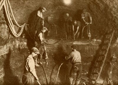 At Work on the New Mersey Tunnel, c1930. av Unbekannt