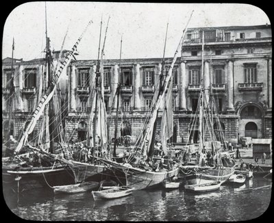 Vid kajen, Messinas hamn, Sicilien, Italien, sent 1800- eller tidigt 1900-tal av Unbekannt