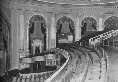 Auditorium från balkongen, Fox Theatre, Philadelphia, Pennsylvania, 1925 av Unbekannt
