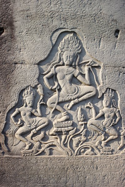 Bayon Celestial Dancers Carved into a Pillar, Siem Reap, Kambodja av Unbekannt