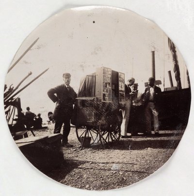 "Strandfotograf", vers 1890 av Unbekannt