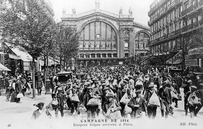 Belgare anländer till Paris, 1914 av Unbekannt