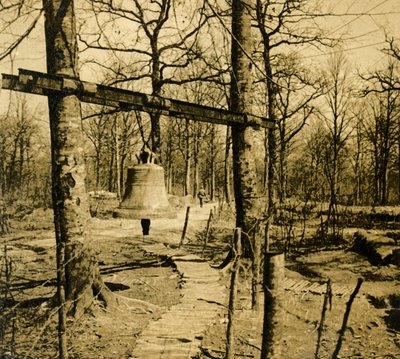 Bell för att varna för gasattack, c1914-c1918 av Unbekannt