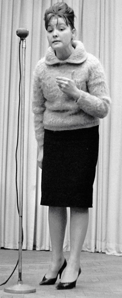 Bella Akhmadulina, rysk poet, 1960-talet av Unbekannt