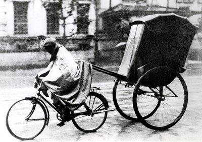 Cykeltaxi, tyskockuperade Paris, 1940-1944 av Unbekannt