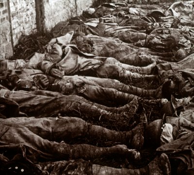 Kropp efter attack, c1914-c1918 av Unbekannt