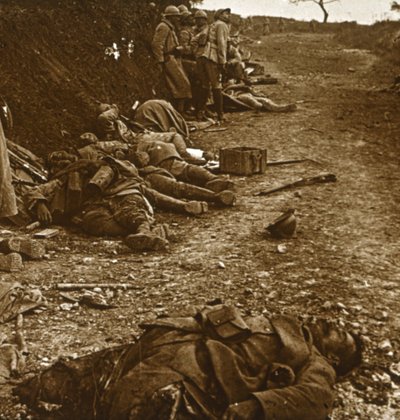 Kropp efter intagandet av Courcelles, norra Frankrike, 1918 av Unbekannt