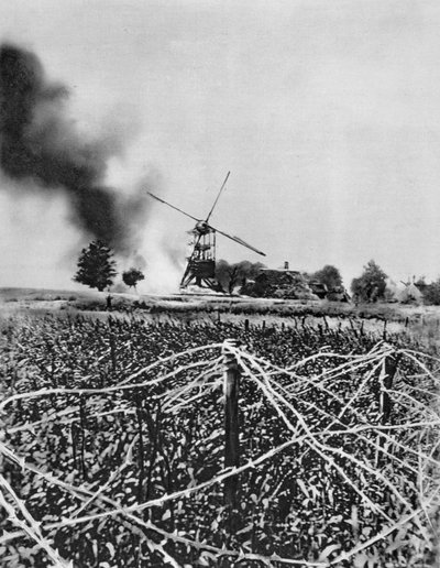 Bombardering av en väderkvarn med brandsnäckor, Artois, Frankrike, första världskriget, 1915 av Unbekannt