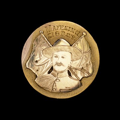 Brittisk boerkrigsmedalj som hyllar försvaret mot belägringen av Mafeking och föreställer Robert Baden-Powell (foto) av Unbekannt