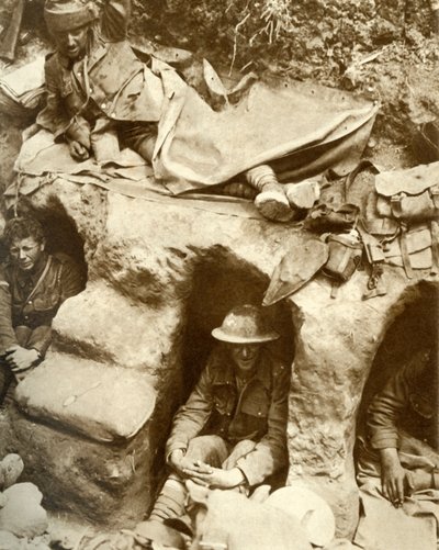 Brittiska soldater i skyttegravarna vid Thiepval Wood, Frankrike, första världskriget, 1916, 1935. av Unbekannt