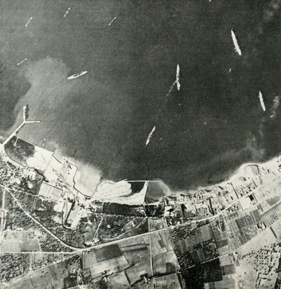 Brittiska krigsfartyg utanför den maltesiska kusten, andra världskriget, 1940-1942 1944. av Unbekannt