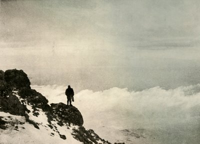 Brocklehurst ser ner från ... Mount Erebus, 1908, 1909 av Unbekannt
