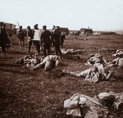 Begravning av kroppar, Sainte-Marie-à-Py, norra Frankrike, c1914-c1918 av Unbekannt