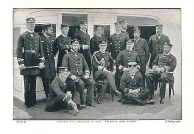 Kapten och officerare på Victoria and Albert The Queens Yacht sjösatt 1855 av Unbekannt