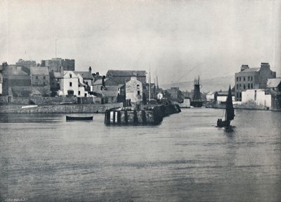 Castletown - Från piren, visar Rushens slott, 1895 av Unbekannt