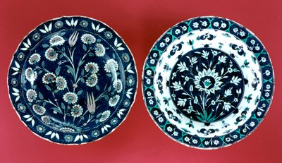 Keramiska tallrikar, c1500-talet av Unbekannt