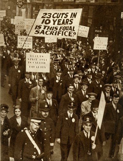 Tjänstemän som protesterar mot lönesänkningar, London, oktober 1931, 1935. av Unbekannt