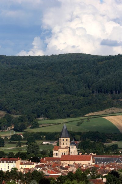 Cluny, Saone-et-Loire, Frankrike, le 16/8/2015 - Cluny Abbey tillägnad St Peter, är ett före detta benediktinerkloster i Cluny. av Unbekannt