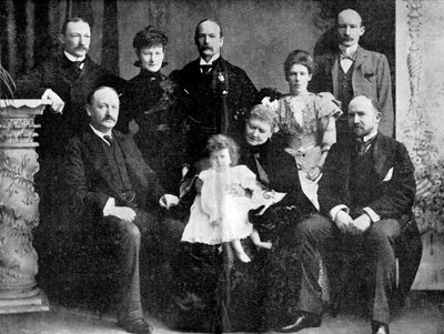Överste Robert Baden-Powell och hans mor, syster och fyra bröder, 1900. av Unbekannt