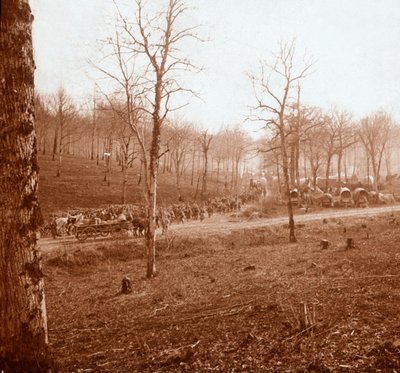 Truppkolonn, Genicourt, norra Frankrike, c1914-c1918 av Unbekannt